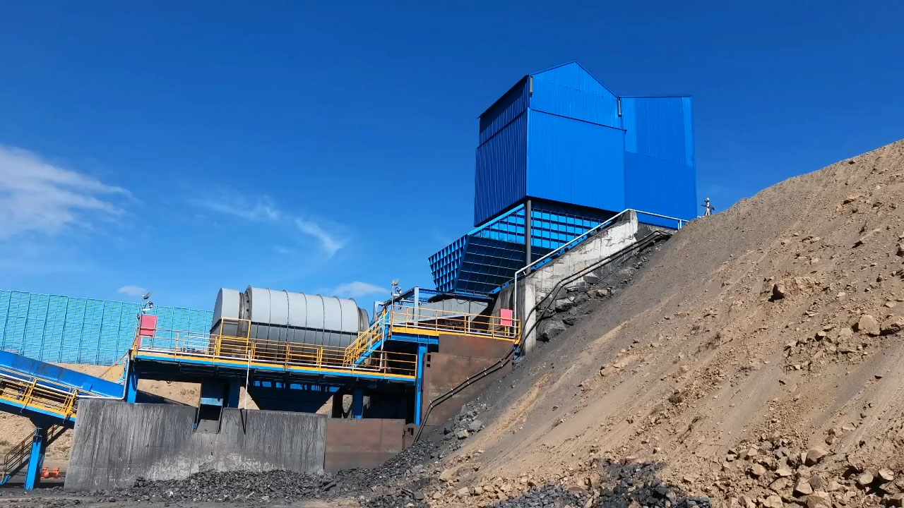 國能包頭能源水泉露天煤礦半固定式篩分破碎系統(tǒng)